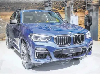  ?? FOTO: FRANK RUMPENHORS­T/DPA ?? BMW stellt in Frankfurt die nächste Generation des begehrten X3 vor.