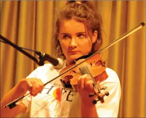  ??  ?? Anna Buckley performing in the Concert supporting her visit to India in aid of HOPE. Picture John Tarrant