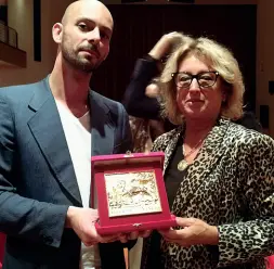  ??  ?? Premiato
Marco Marrucci lo scrittore che ha vinto il premio Settembrin­i della Regione Veneto