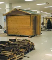  ?? PHOTO DIANE TREMBLAY ?? Situé dans l’ancien Sears de Laurier Québec, le Marché de Noël contiendra une patinoire réfrigérée d’une superficie d’environ 35 pi X 45 pi.