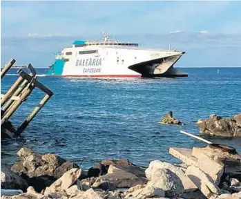  ?? BALEARIA CARIBBEAN/COURTESY ?? The 600-passenger Jaume I fast-catamaran carries 150 more people than the Pinar Del Rio, which it will replace.