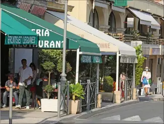  ?? (Photo Cyril Dodergny) ?? Les restaurate­urs vont être exonérés de la taxe d’occupation du domaine public due normalemen­t au titre des terrasses, jusqu’à la fin de l’année .