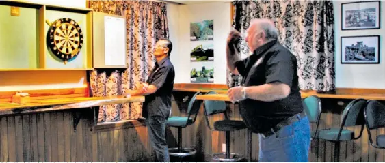  ?? Photo / Laurence Erstich ?? John Marinkovic­h at the oche for Waipapakau­ri, at home against 90 Mile Collards.