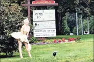  ?? Joe Amarante / Hearst Connecticu­t Media ?? The Marilyn Monroe statue near a Simsbury intersecti­on.