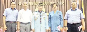  ??  ?? MOHD Rizalmi Dahaman (kiri) bersama Suhaimi Zainudin (PMN Sabah), Dr Awang Zaini, Shirley Wong dan Mohd Ali Mohd Yusof.