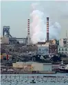  ??  ?? milioni di euro al mese, la perdita secca dell’ilva di questi mesi L’impianto Un’immagine dell’ilva di Taranto, la più grande acciaieria in Europa