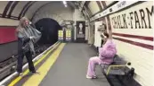  ??  ?? Instagram-Shooting in der Tube-Station.