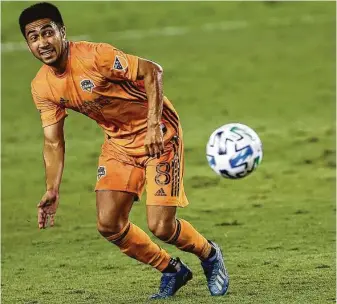  ?? Yi-Chin Lee / Staff photograph­er ?? Midfielder Memo Rodriguez and the Dynamo have greatly improved since a 4-0 shutout against Sporting K.C. in the second game of the season, beating them in the second match of the series.