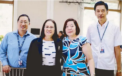  ??  ?? Robinsons Land Corp. (RLC) regional operations director-VisMin malls Joseph Sian, Valencia City, Bukidnon mayor Azucena Huervas, RLC vice president for lease Ditas Taleon and regional operations manager Danilo Camat