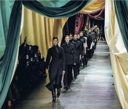  ?? AP ?? Desfile de la colección Otoño-invierno 2024-25 de Fendi, presentada ayer en Milán