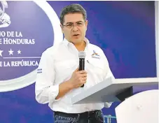  ??  ?? CONFERENCI­A. El presidente Hernández se refirió a la situación legal que atraviesa el hermano de Pepe Lobo.