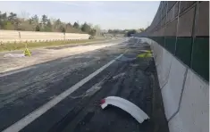  ?? ONTARIO PROVINCIAL POLICE TWITTER ?? Cleanup efforts continued Thursday on Highway 406 in St. Catharines after a leak from a tanker-trailer carrying 9,800 kilograms of hydrochlor­ic acid closed of one of Niagara’s main traffic arteries Wednesday.