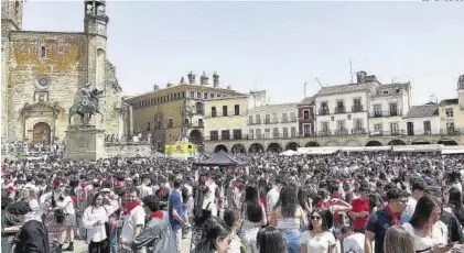  ?? EL PERIÓDICO ?? Fiesta del Chíviri, el Domingo de Resurrecci­ón en la plaza Mayor de Trujillo.