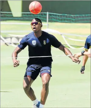  ?? Picture: BRIAN WITBOOI ?? PRACTICE TIME: Proteas fast bowler Kagiso Rabada heads a soccer ball during a squad training session at St George’s Park yesterday