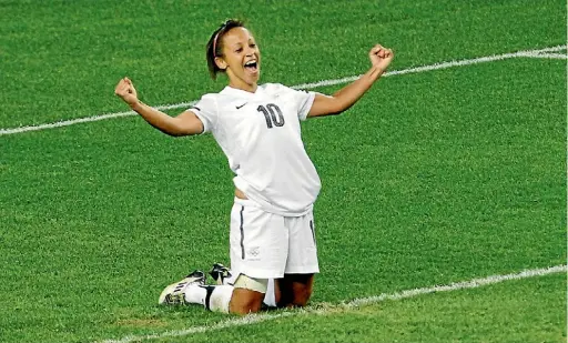  ?? ALESSANDRO GAROFALO ?? Sarah Gregorius celebrates after scoring during the 2012 London Olympics.