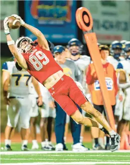  ?? DAVE JANOSZ/ESU ATHLETICS ?? Parkland High School grad J.T. Siggins has 17 catches for 243 yards and three touchdowns for East Stroudsbur­g University, which is off to a 4-0 start.