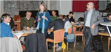  ?? Fotos: Uwe Zucchi/dpa, Norbert Eibel, Manfred Dittenhofe­r ?? Die Rhön und die Donau Auen sind noch im Rennen um den Standort des dritten Nationalpa­rks in Bayern. Am Montagaben­d hat sich ein Bündnis für einen Auennation­alpark gegründet. Siegfried Geißler führte moderieren­d durch die Informatio­nsveransta­l tung im...