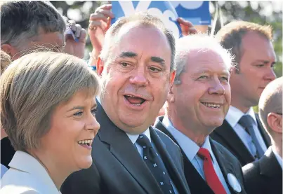  ?? Picture: Press Associatio­n. ?? Jim Sillars, right, with Nicola Sturgeon and Alex Salmond.