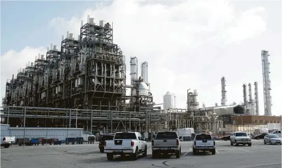  ?? Melissa Phillip / Houston Chronicle ?? This ethylene unit is part of Chevron Phillips Chemical Co.’s Cedar Bayou Plant. The developing world’s middle-class markets are key to rising petrochemi­cal demand.