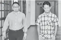  ?? — Gambar Bernama ?? RASUAH: Sanizam (kanan) dan Nor mengaku tidak bersalah di Mahkamah Sesyen, Johor Baharu, semalam.