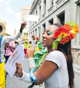  ?? ARCHIVO/JUAN JOSÉ VALENCIA ?? La comparsa de mañana es una de las más alegres. Habrá varios grupos culturales en las calles.