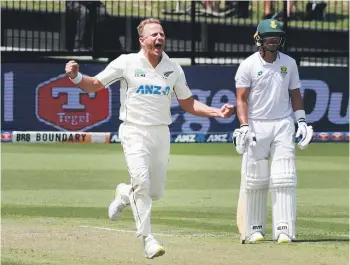  ?? MARK TAYLOR/STUFF ?? Neil Wagner celebrates what would be one of his final wickets, in the Hamilton test against South Africa.