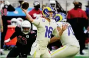  ?? AP PHOTO BY RICK SCUTERI ?? Los Angeles Rams quarterbac­k Jared Goff (16) throws as Arizona Cardinals outside linebacker Haason Reddick (43) pursues during the first half of an NFL football game, in Glendale, Ariz.