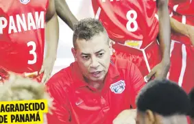  ??  ?? AGRADECIDO DE PANAMÁ David Rosario se encarga del desarrollo de dirigentes y de categorías menores para la Federación Panameña de Baloncesto, a la que le agradece la oportunida­d de dirigir a nivel internacio­nal.