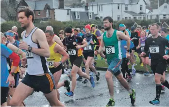  ?? 01_B17ormidal­e02 ?? Winner Scott Pilkington, in white vest, gets to the front from the start.