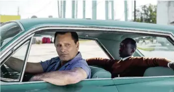  ?? FOTO: ARD DEGETO/UNIVERSAL STUDIOS ?? Der gefeierte Pianist Dr. Donald Shirley (Mahershala Ali, r.) engagiert den Nachtklub-Türsteher Tony „Lip“Vallelonga (Viggo Mortensen,) als Chauffeur für seine Tournee durch die Südstaaten.