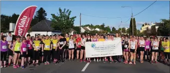  ??  ?? Large crowds at the Supervalu Women’s 5k race in Tubbercurr­y.