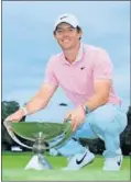  ??  ?? McIlroy posa con la FedEx Cup.