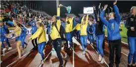  ?? Bild: CHRISTINE OLSSON/TT ?? SEGER. Även om det inte gick vägen för herrarna fick Sveriges damer jubla efter Finnkampen på Ratina Stadion.