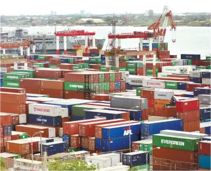  ?? SUNSTAR FILE ?? TRADE IMBALANCE. For the first 10 months of 2018, the trade deficit widened to $33.92 billion. Exporters admit the trade tiff between the US and China has had an effect on them.