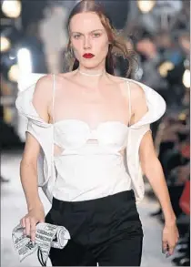  ?? JP Yim Getty Images For TRESemme Helmut Lang ?? BRA TOPS by Shayne Oliver are a sensation at Helmut Lang.