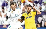  ?? RODRIGO JIMENEZ/EPA-EFE ?? HANYA 45 MENIT: Gareth Bale berduel dengan gelandang Juventus Miralem Pjanic di Santiago Bernabeu kemarin.