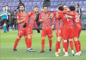  ?? FOTO: EFE ?? Quini celebra con sus compañeros el segundo gol del partido en el José Zorrilla