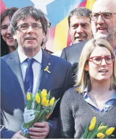 ??  ?? El ex líder de Cataluña, Carles Puigdemont después de la conferenci­a de prensa, ayer en Berlín.