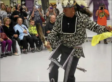  ?? PHOTOS BY JOSEPH PHELAN - JPHELAN@DIGITALFIR­STMEDIA.COM ?? Mickey Sickles dances Sunday during the Saratoga Native American Festival.