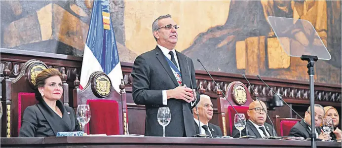  ?? JOSÉ ALBERTO MALDONADO / LD ?? En su discurso de 57 páginas, el presidente Luis Abinder leyó por casi dos horas la rendición de cuentas de su gestión de Gobierno.