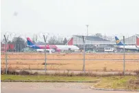  ?? FOTO: UWE JAUSS ?? Ein neues Logistikze­ntrum könnte zu mehr Flugbewegu­ngen in Memmingen führen.