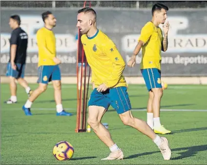  ?? FOTO: PEP MORATA ?? Sergi Darder El centrocamp­ista balear aconseja ser ambiciosos pero con humildad para evitar un fracaso