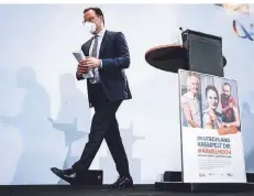  ?? FOTO: KAY NIETFELD/DPA ?? Bundesgesu­ndheitsmin­ister Jens Spahn musste sich für die Impfstrate­gie der Regierung viel Kritik anhören.