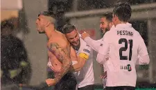  ?? LAPRESSE ?? Francesco Forte, 24, primo a sinistra, dopo il gol del 4-0