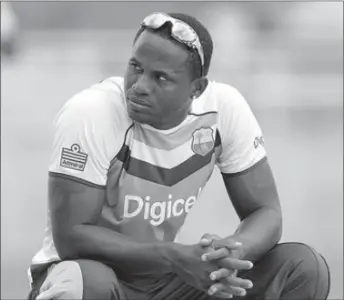  ??  ?? Seasoned batsman Marlon Samuels … says the WICB must compromise on eligibilit­y rule.