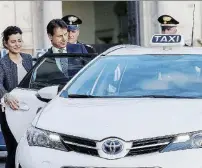  ?? Ansa ?? L’arrivo
Ieri Giuseppe Conte è arrivato al Quirinale in taxi: “Ho sei minuti, ce la facciamo?”