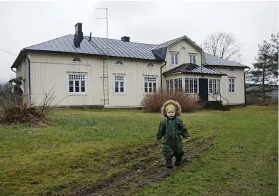  ??  ?? Wilhelm Kvarnström är den femte generation­en som bor på Vestanby gård.