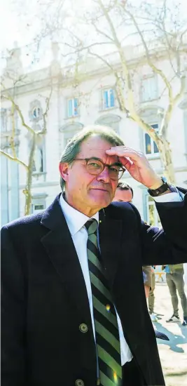  ?? ALBERTO R. ROLDÁN ?? El expresiden­t de Cataluña Artur Mas, saliendo del Supremo