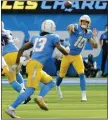  ?? TERRY PIERSON – STAFF PHOTOGRAPH­ER ?? QB Justin Herbert (10) connected with Keenan Allen (13) 106 times last season, with six touchdowns.