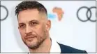  ??  ?? Charlie Hunnam veut que Tom Hardy soit le prochain James Bond.